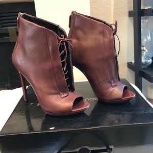 Boutique 9 peep toe booties